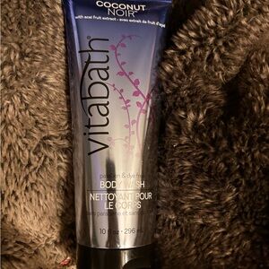 Coconut Noir Body Wash - Purple and Black